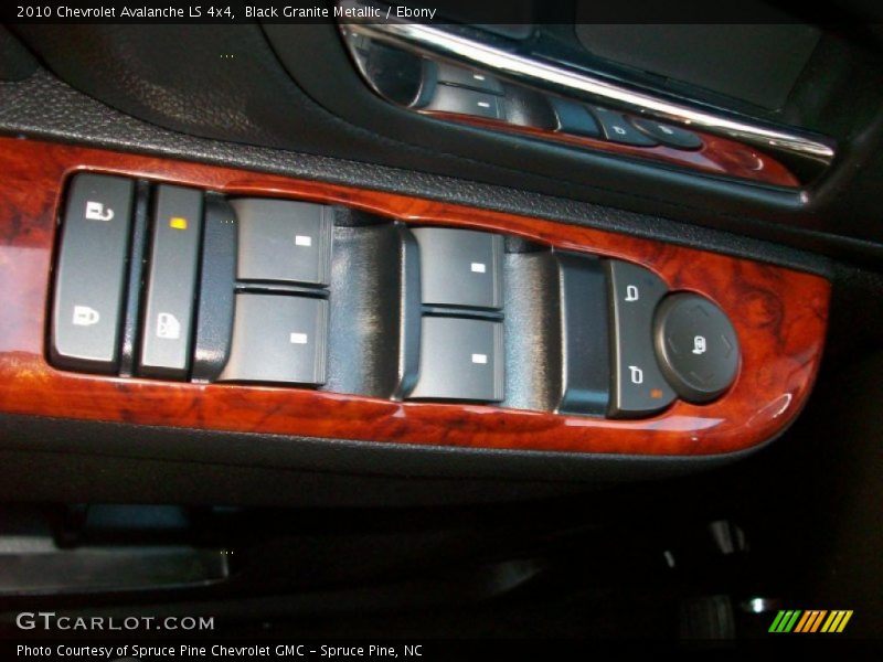 Black Granite Metallic / Ebony 2010 Chevrolet Avalanche LS 4x4