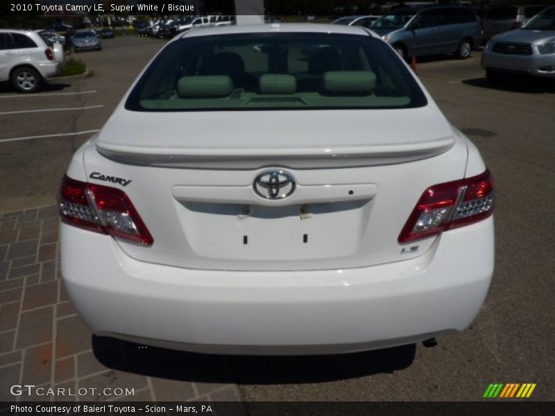 Super White / Bisque 2010 Toyota Camry LE