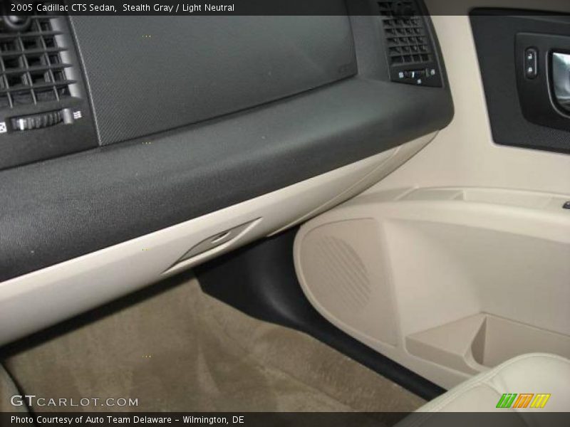 Stealth Gray / Light Neutral 2005 Cadillac CTS Sedan