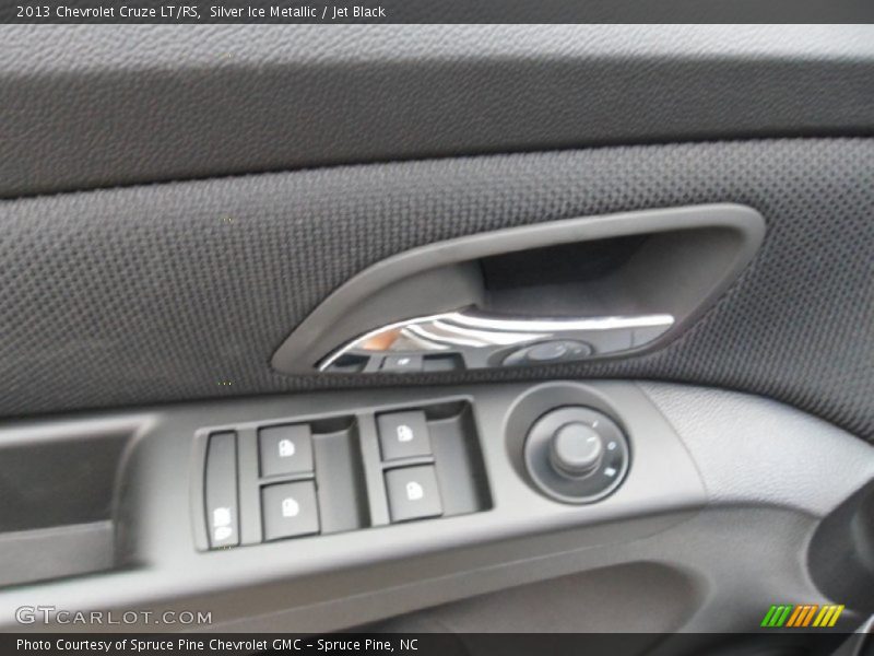 Silver Ice Metallic / Jet Black 2013 Chevrolet Cruze LT/RS