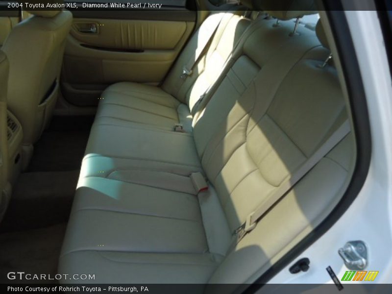Diamond White Pearl / Ivory 2004 Toyota Avalon XLS