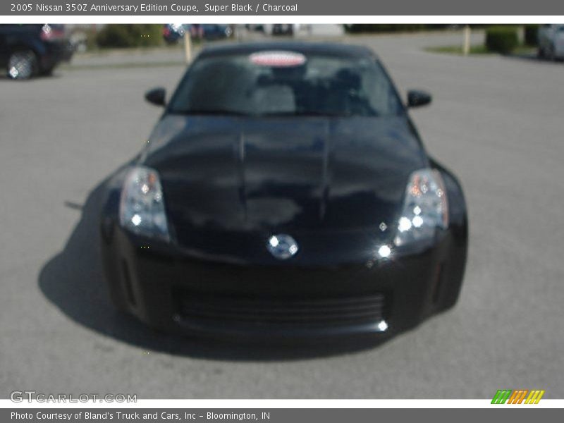 Super Black / Charcoal 2005 Nissan 350Z Anniversary Edition Coupe
