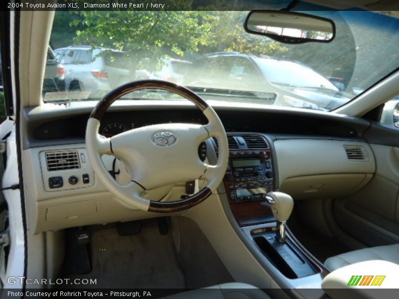 Diamond White Pearl / Ivory 2004 Toyota Avalon XLS