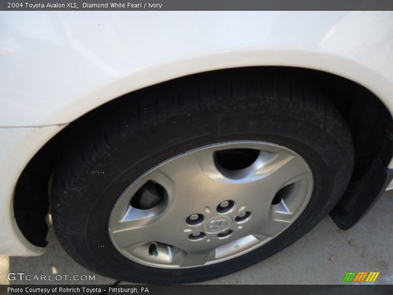 Diamond White Pearl / Ivory 2004 Toyota Avalon XLS