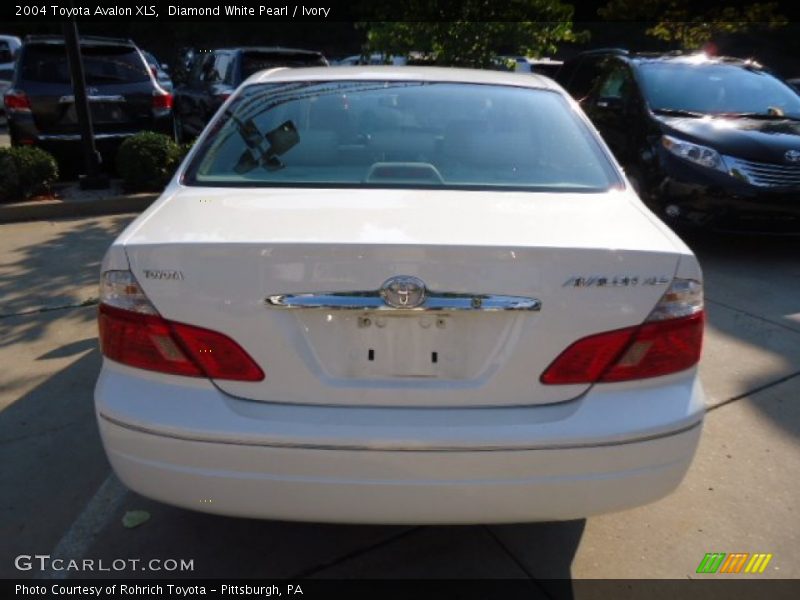 Diamond White Pearl / Ivory 2004 Toyota Avalon XLS