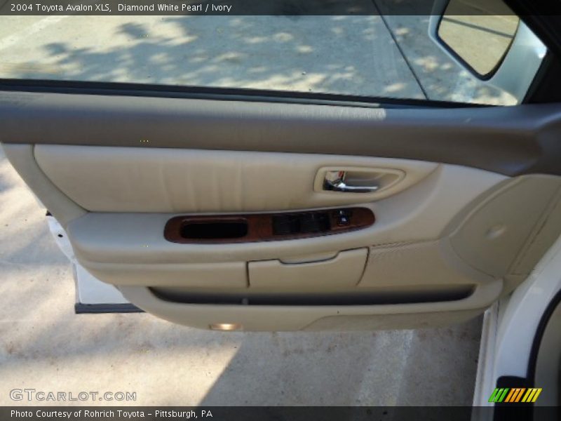 Diamond White Pearl / Ivory 2004 Toyota Avalon XLS