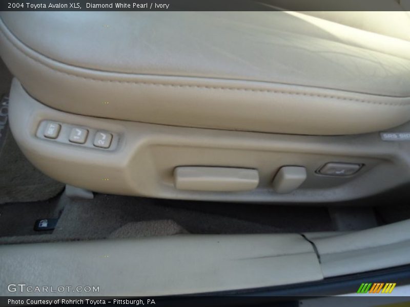 Diamond White Pearl / Ivory 2004 Toyota Avalon XLS