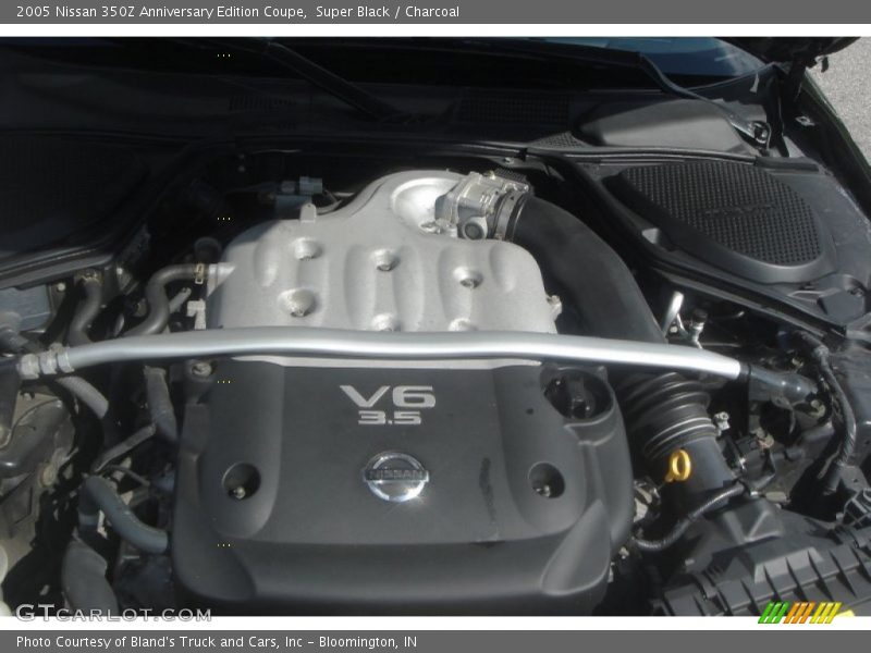 Super Black / Charcoal 2005 Nissan 350Z Anniversary Edition Coupe