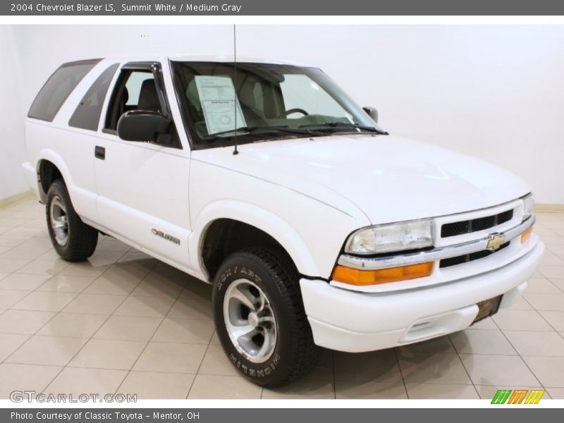 Summit White / Medium Gray 2004 Chevrolet Blazer LS