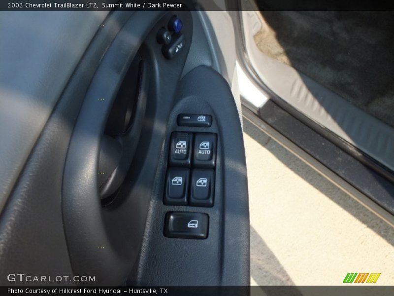 Summit White / Dark Pewter 2002 Chevrolet TrailBlazer LTZ