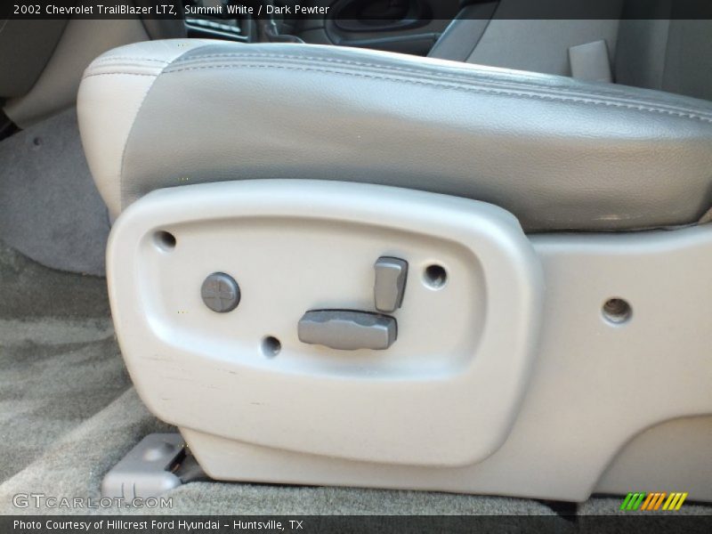Summit White / Dark Pewter 2002 Chevrolet TrailBlazer LTZ