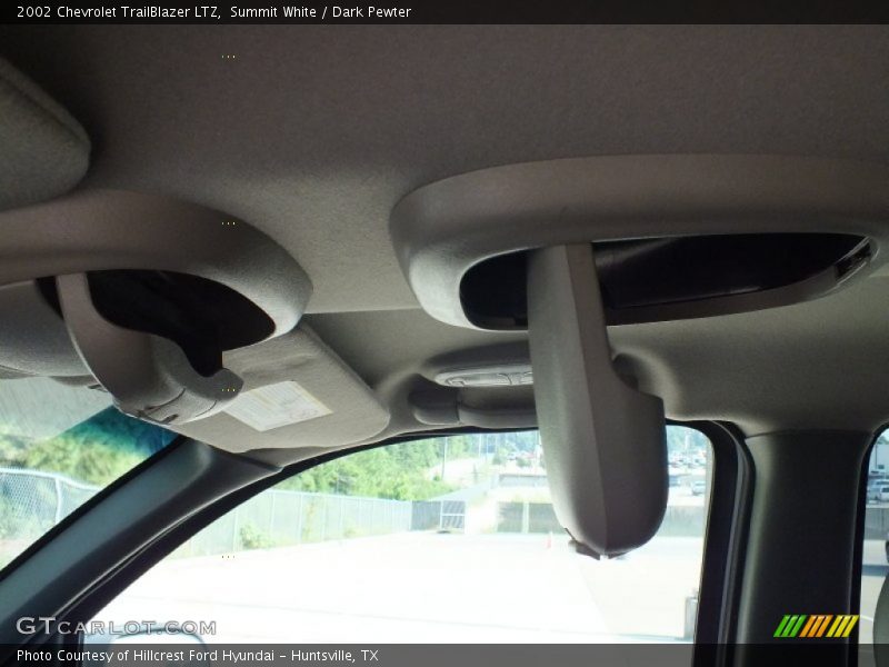 Summit White / Dark Pewter 2002 Chevrolet TrailBlazer LTZ