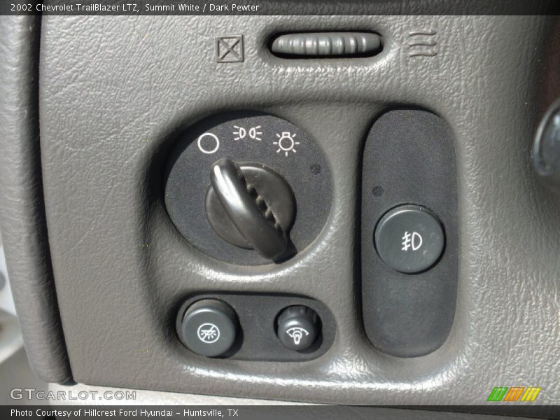Summit White / Dark Pewter 2002 Chevrolet TrailBlazer LTZ