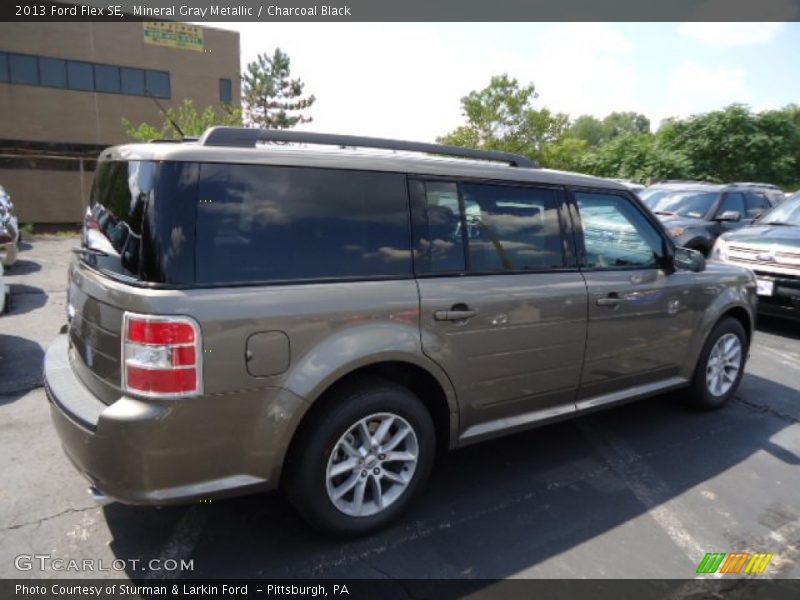 Mineral Gray Metallic / Charcoal Black 2013 Ford Flex SE