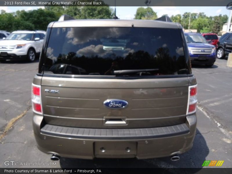 Mineral Gray Metallic / Charcoal Black 2013 Ford Flex SE