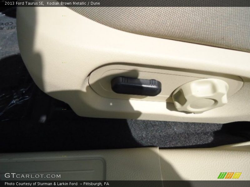 Kodiak Brown Metallic / Dune 2013 Ford Taurus SE