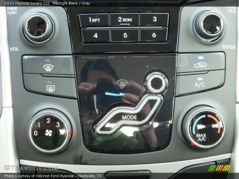 Midnight Black / Gray 2013 Hyundai Sonata GLS