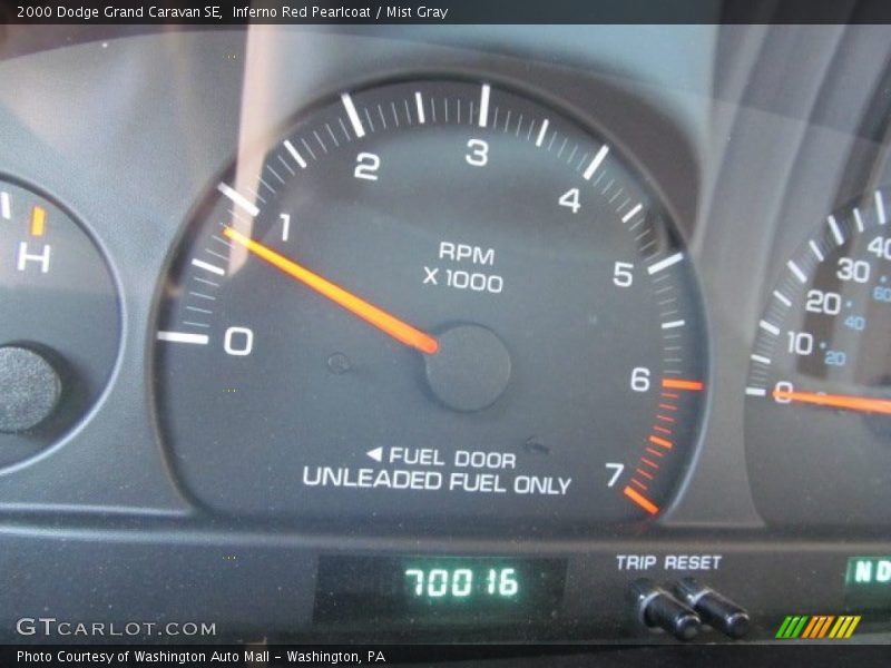Inferno Red Pearlcoat / Mist Gray 2000 Dodge Grand Caravan SE