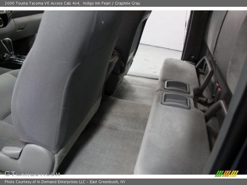 Indigo Ink Pearl / Graphite Gray 2006 Toyota Tacoma V6 Access Cab 4x4