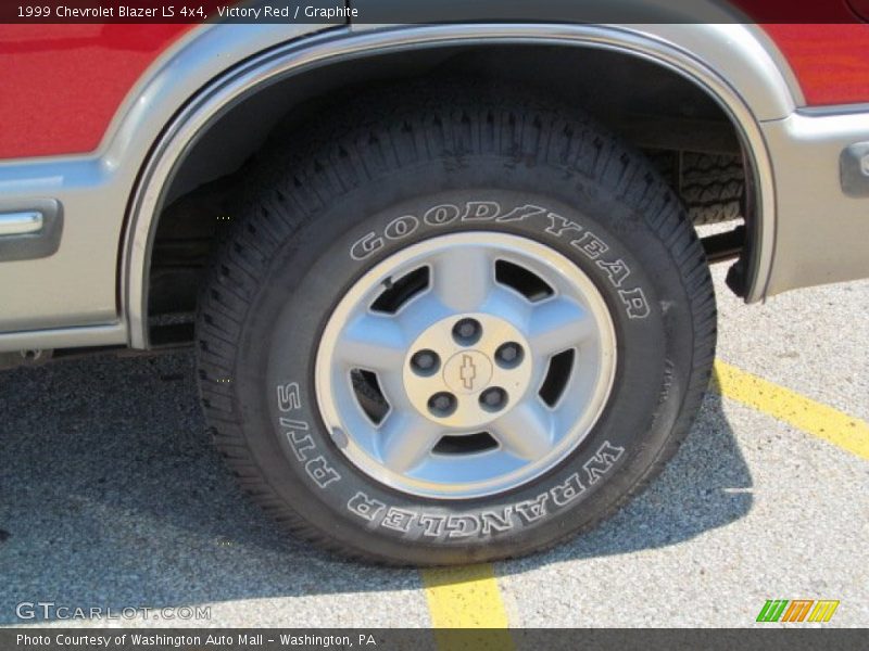 Victory Red / Graphite 1999 Chevrolet Blazer LS 4x4