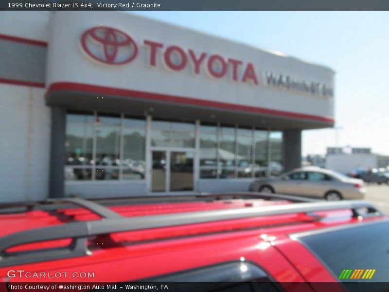Victory Red / Graphite 1999 Chevrolet Blazer LS 4x4