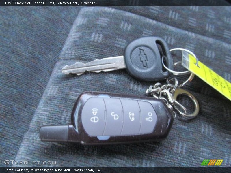 Victory Red / Graphite 1999 Chevrolet Blazer LS 4x4