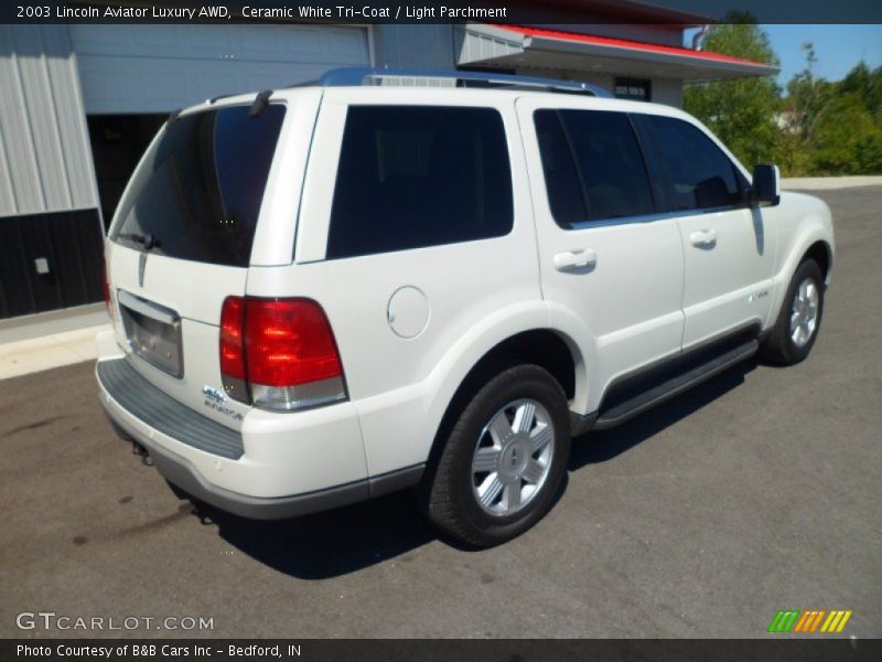 Ceramic White Tri-Coat / Light Parchment 2003 Lincoln Aviator Luxury AWD