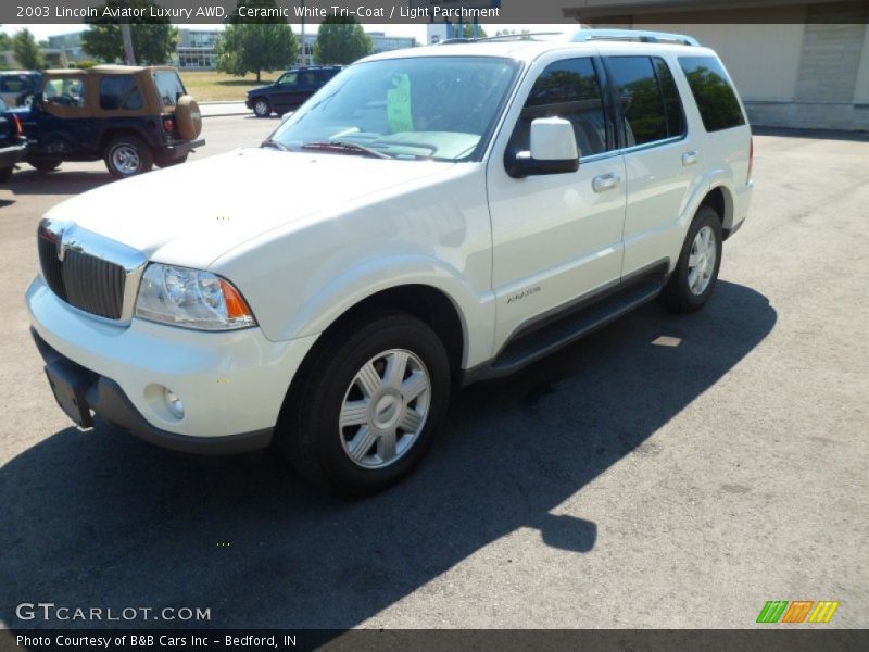 Ceramic White Tri-Coat / Light Parchment 2003 Lincoln Aviator Luxury AWD