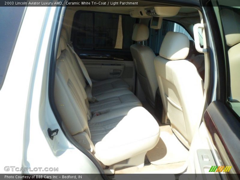 Ceramic White Tri-Coat / Light Parchment 2003 Lincoln Aviator Luxury AWD