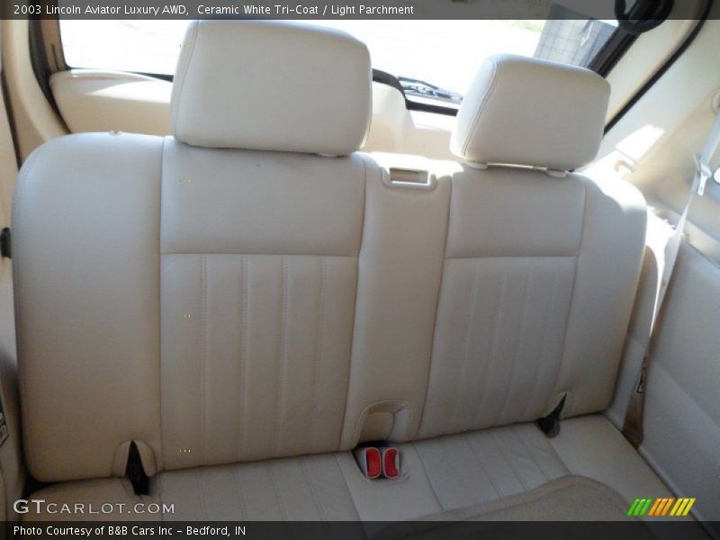 Ceramic White Tri-Coat / Light Parchment 2003 Lincoln Aviator Luxury AWD