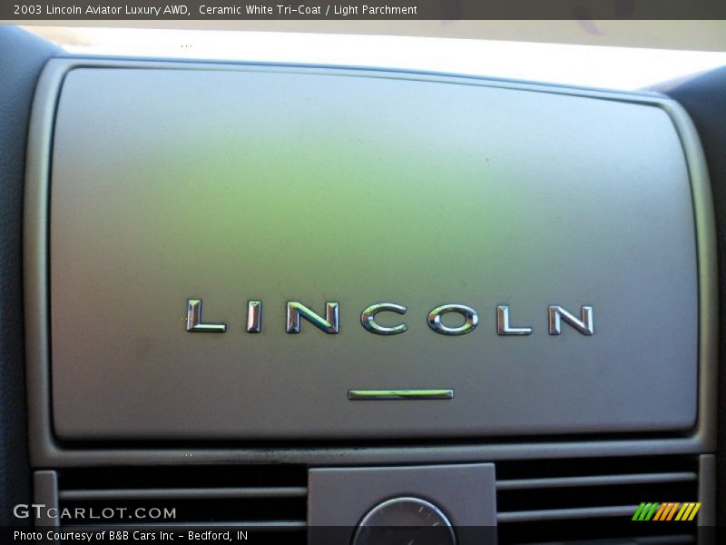 Ceramic White Tri-Coat / Light Parchment 2003 Lincoln Aviator Luxury AWD