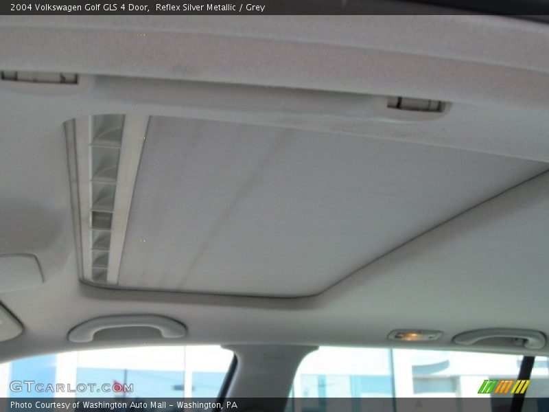 Reflex Silver Metallic / Grey 2004 Volkswagen Golf GLS 4 Door