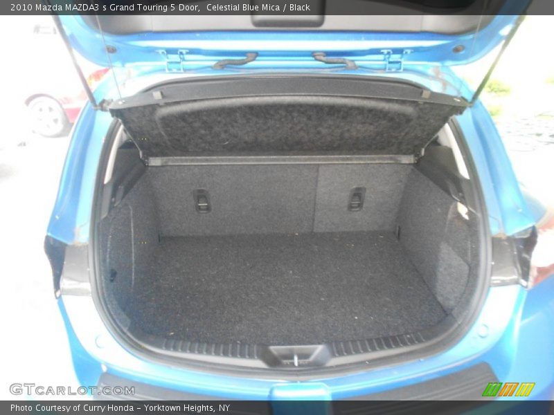  2010 MAZDA3 s Grand Touring 5 Door Trunk