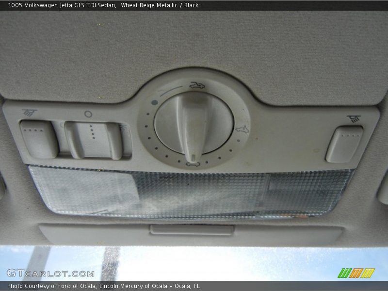 Wheat Beige Metallic / Black 2005 Volkswagen Jetta GLS TDI Sedan