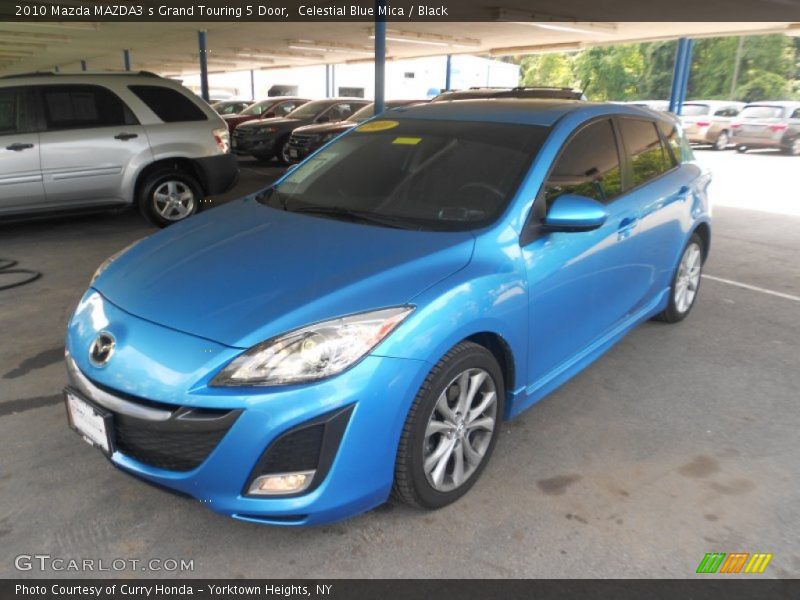 Front 3/4 View of 2010 MAZDA3 s Grand Touring 5 Door