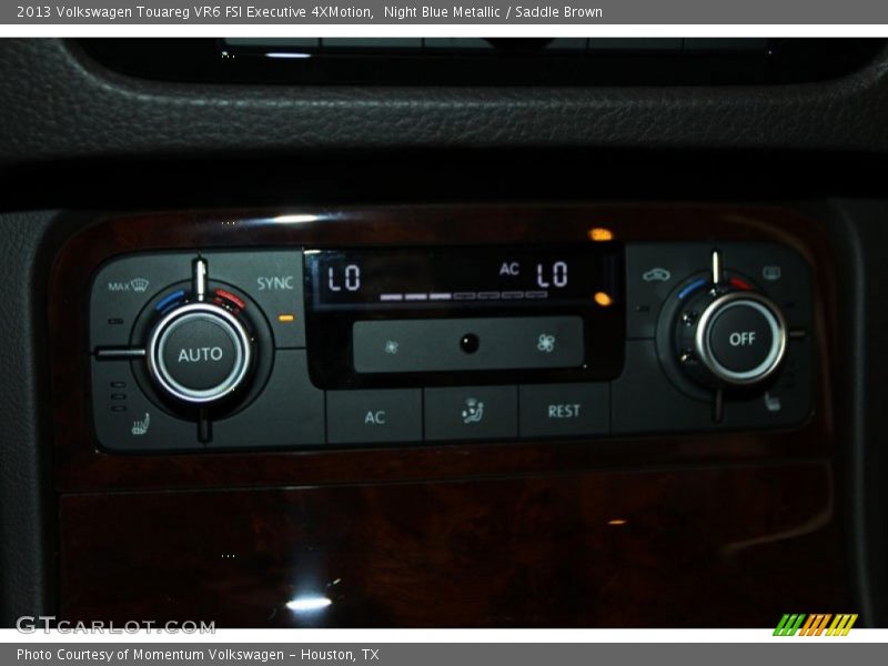 Night Blue Metallic / Saddle Brown 2013 Volkswagen Touareg VR6 FSI Executive 4XMotion