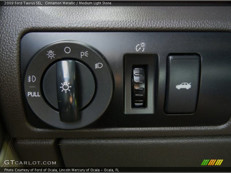 Controls of 2009 Taurus SEL