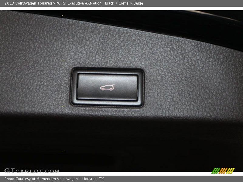 Black / Cornsilk Beige 2013 Volkswagen Touareg VR6 FSI Executive 4XMotion