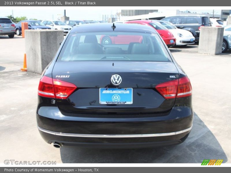 Black / Titan Black 2013 Volkswagen Passat 2.5L SEL