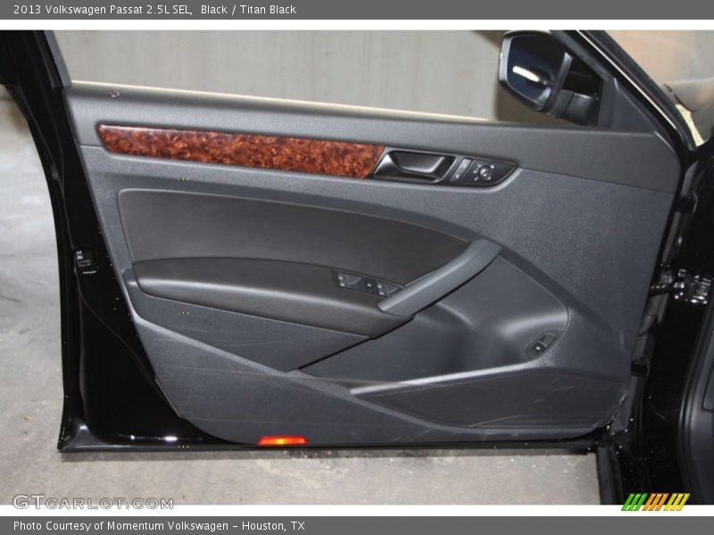 Black / Titan Black 2013 Volkswagen Passat 2.5L SEL