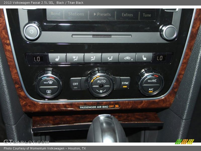 Black / Titan Black 2013 Volkswagen Passat 2.5L SEL