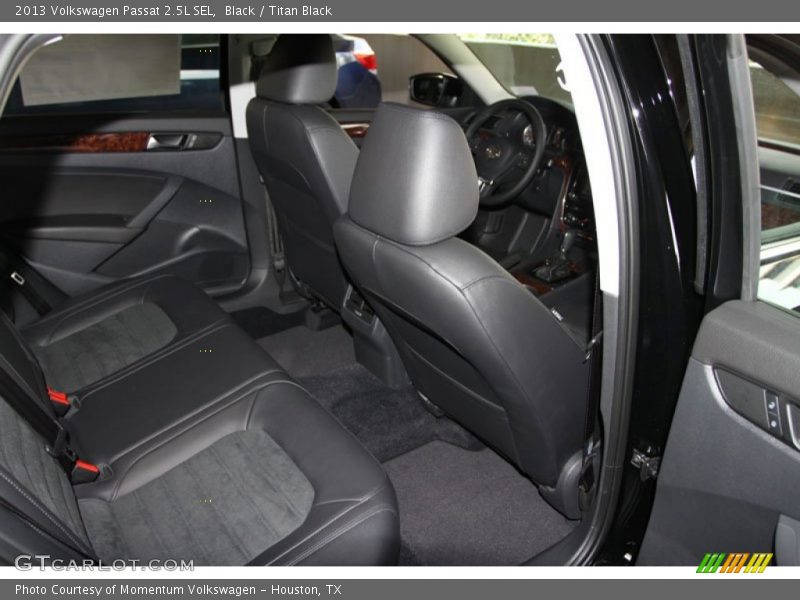 Black / Titan Black 2013 Volkswagen Passat 2.5L SEL