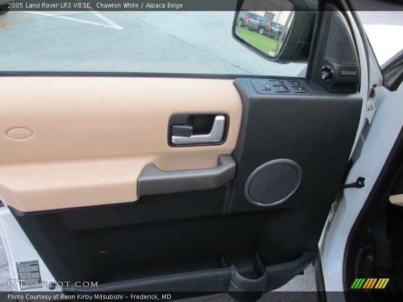 Chawton White / Alpaca Beige 2005 Land Rover LR3 V8 SE