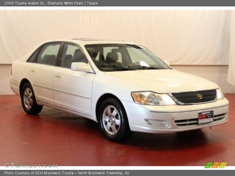 Diamond White Pearl / Taupe 2000 Toyota Avalon XL