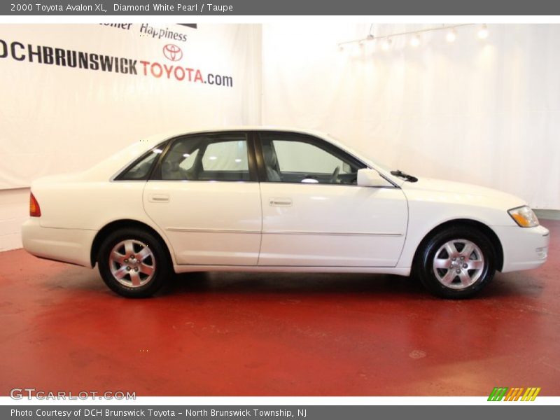 Diamond White Pearl / Taupe 2000 Toyota Avalon XL