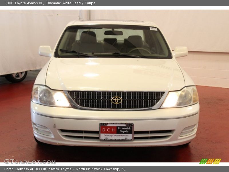 Diamond White Pearl / Taupe 2000 Toyota Avalon XL