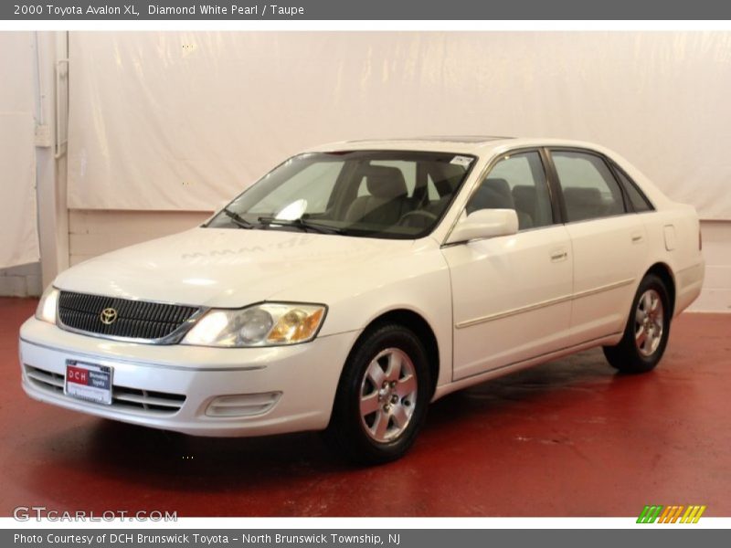 Diamond White Pearl / Taupe 2000 Toyota Avalon XL