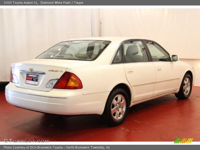 Diamond White Pearl / Taupe 2000 Toyota Avalon XL