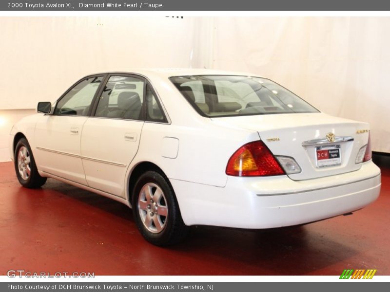 Diamond White Pearl / Taupe 2000 Toyota Avalon XL