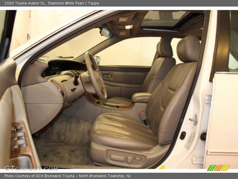 Diamond White Pearl / Taupe 2000 Toyota Avalon XL